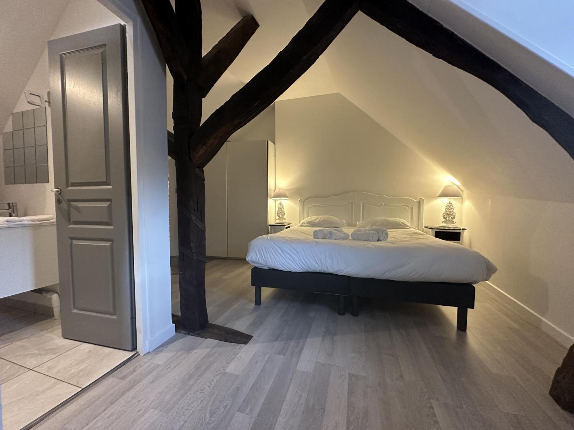 Batisse Paradis- 3 Appartements Calmes Et Elegants Au Centre Historique De Beaune Μπον Δωμάτιο φωτογραφία