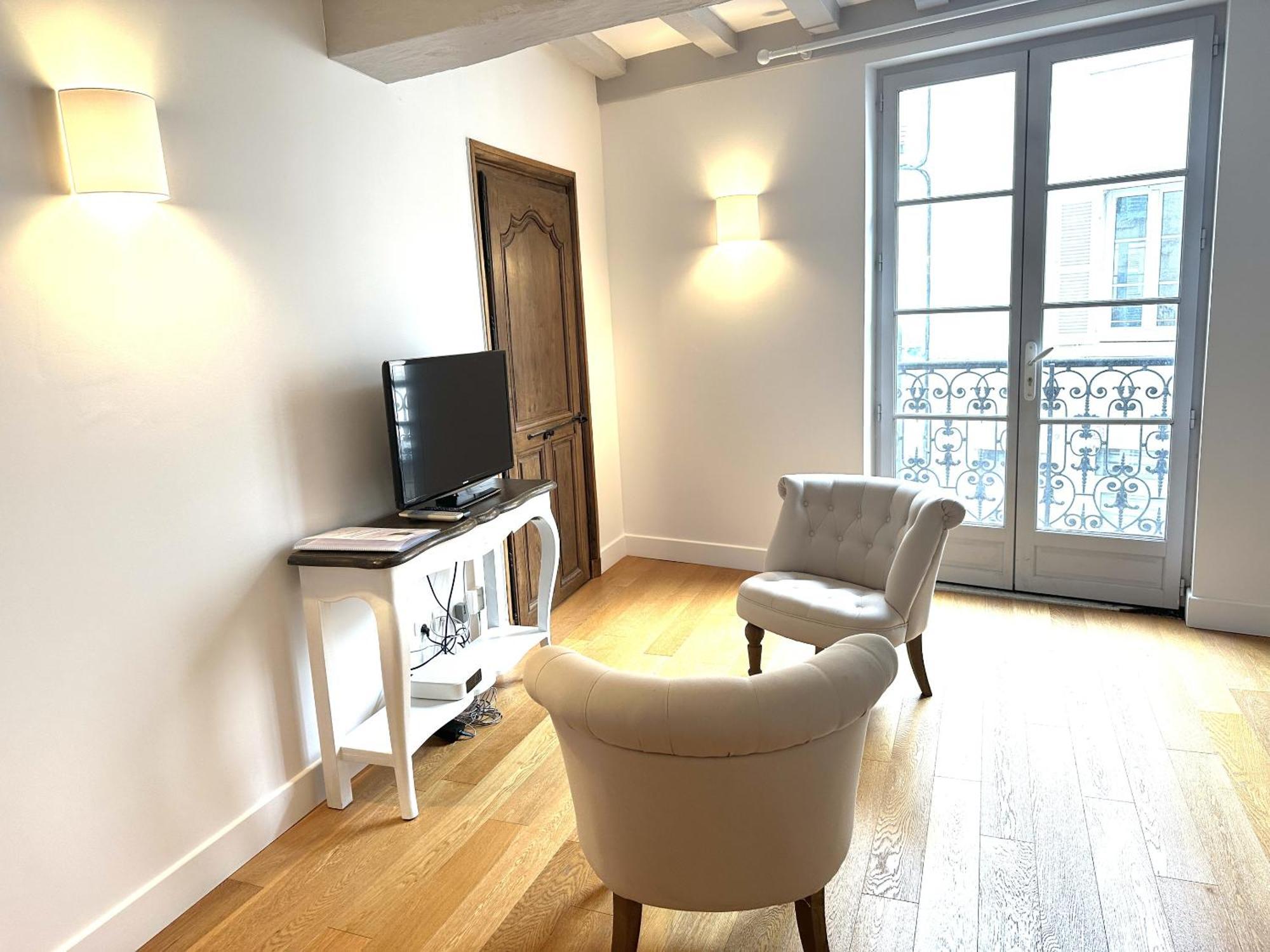 Batisse Paradis- 3 Appartements Calmes Et Elegants Au Centre Historique De Beaune Μπον Εξωτερικό φωτογραφία
